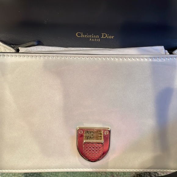 Dior Diorama size Small in White Metallic Micro Cannage with Gold Hardware - Picture 6 of 8